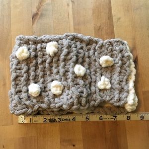 Ear Warmer with inside lining.